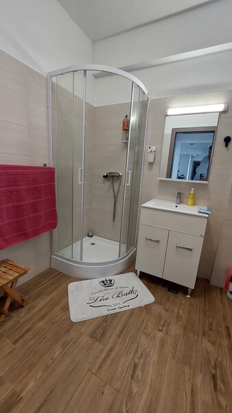 Prelungirea Ghencea, 3 camere, spatios, decomandat, loc de parcare