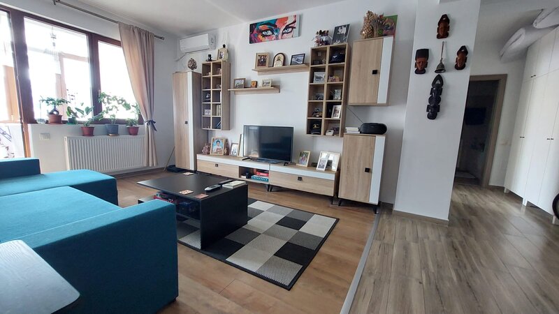 Prelungirea Ghencea, 3 camere, spatios, decomandat, loc de parcare