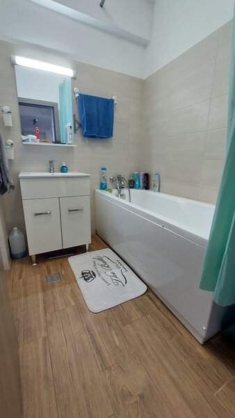 Prelungirea Ghencea, 3 camere, spatios, decomandat, loc de parcare